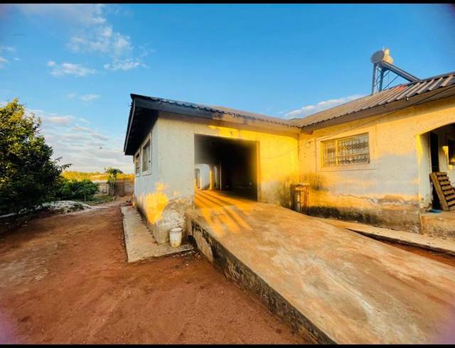 4 BEDROOM HOUSE FOR SALE IN DZWERANI